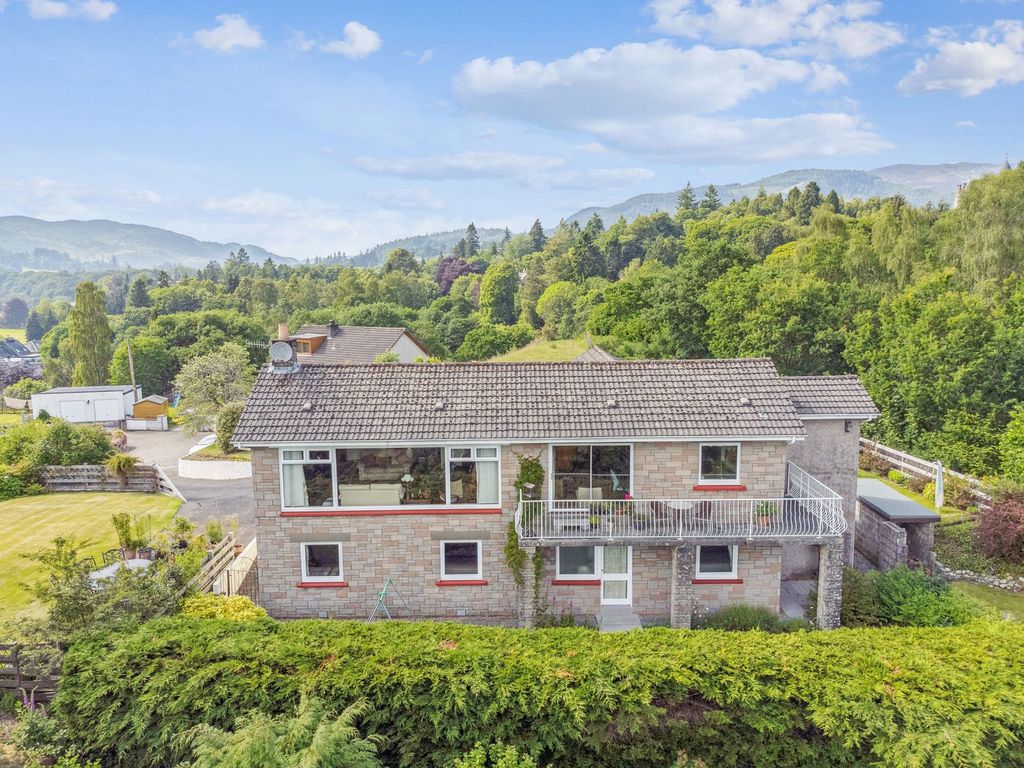 Property photo 1 of 42
