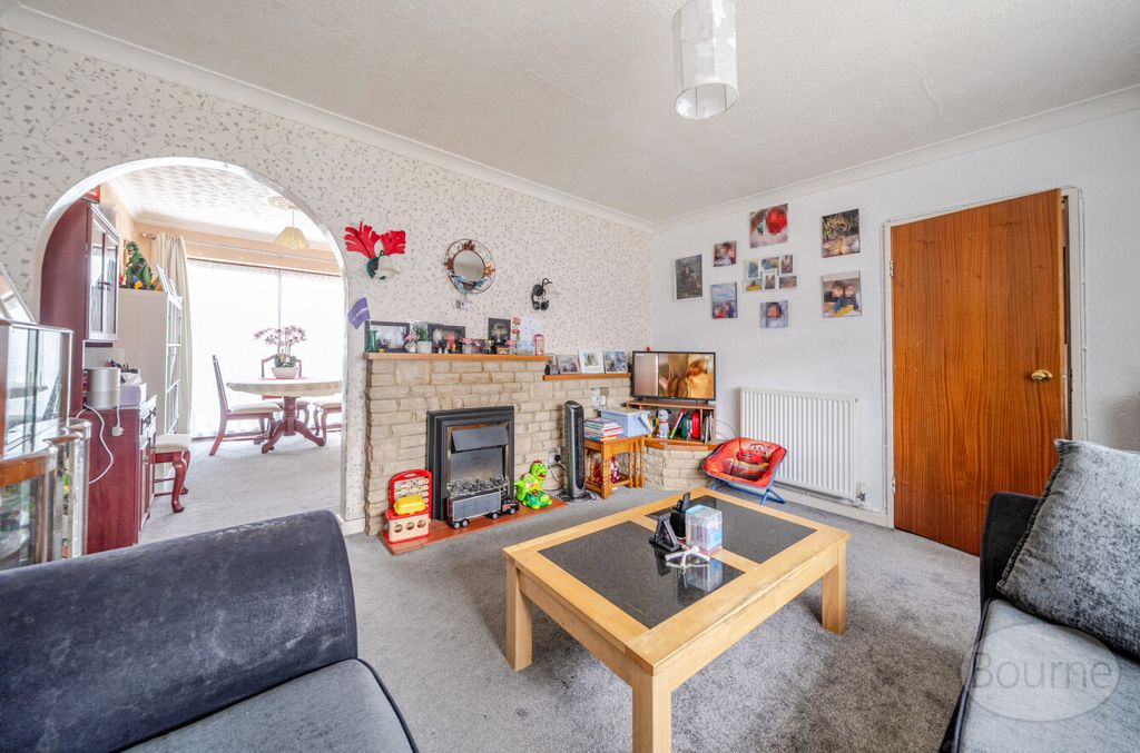 Property photo 3 of 13 497330De-38Da-4F6...
