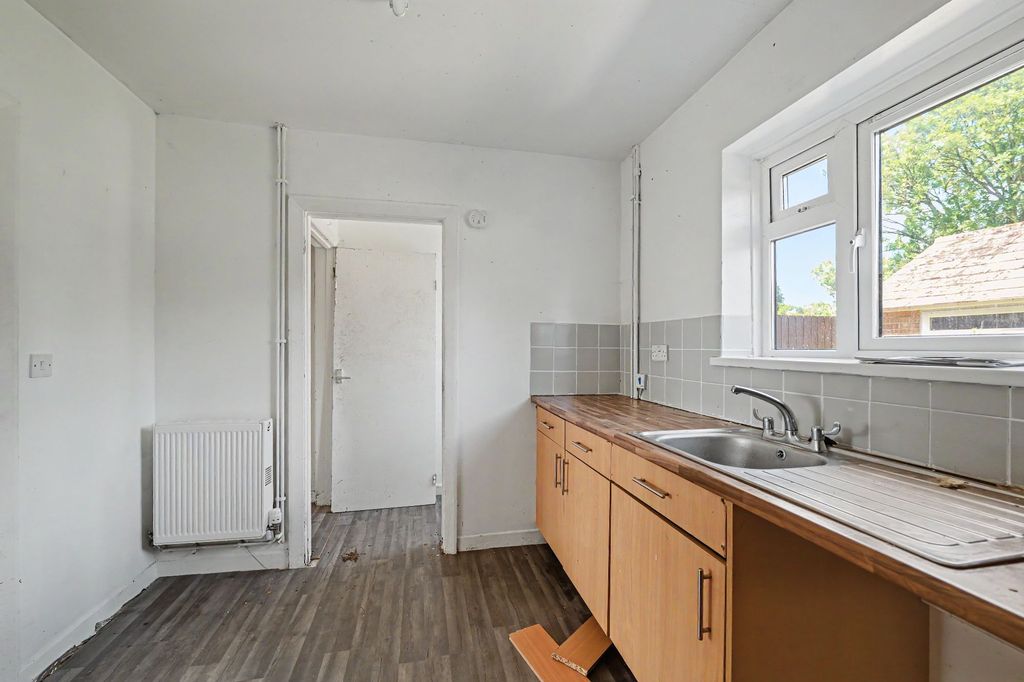 Property photo 3 of 17 57 Penn View, Wincanton, Somerset, BA9 9Ne