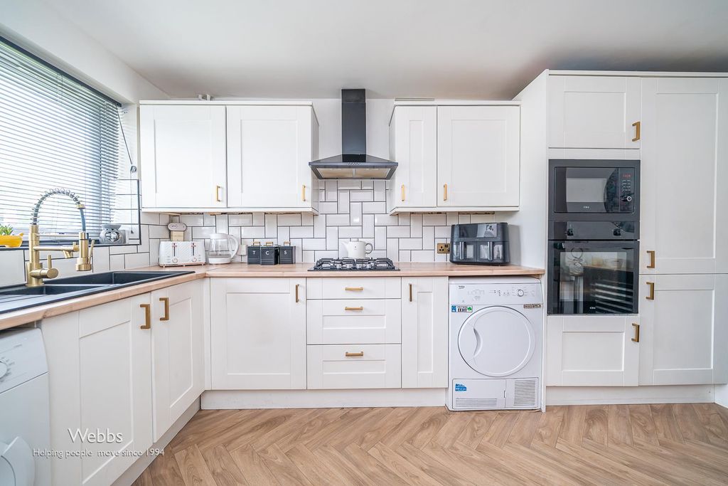 Property photo 3 of 33 Â© Webbs Estate Agents Â© (6 Of 41).Jpg
