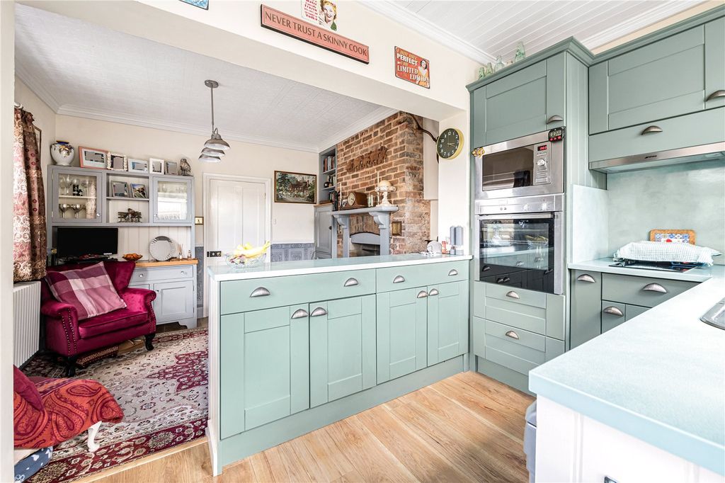 Property photo 2 of 20 Picture No. 12