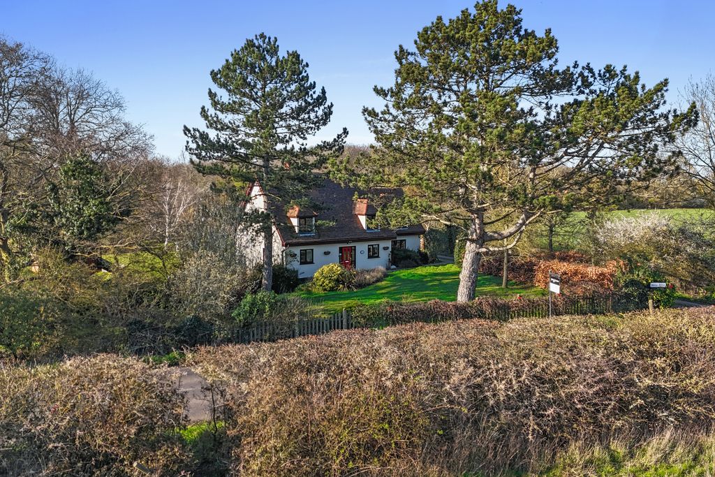 Property photo 1 of 46 Millhill-External