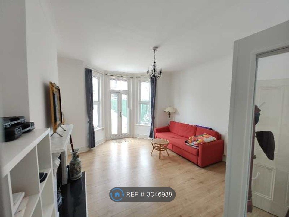 Property photo 2 of 10