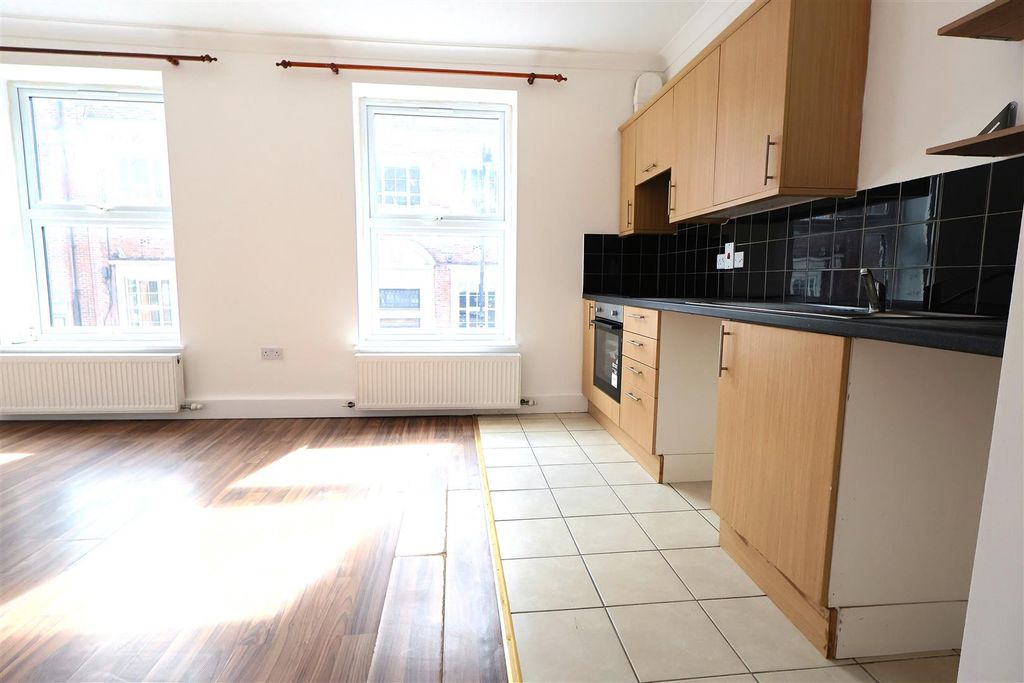 Property photo 3 of 6 Kitchen