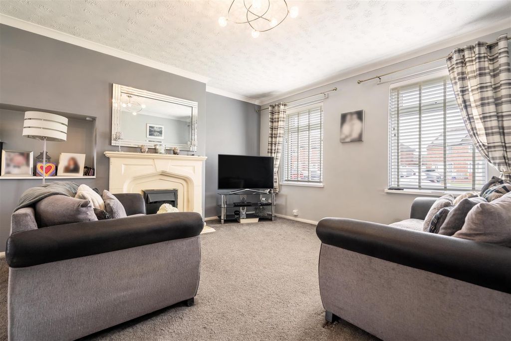 Property photo 2 of 8 Living Room