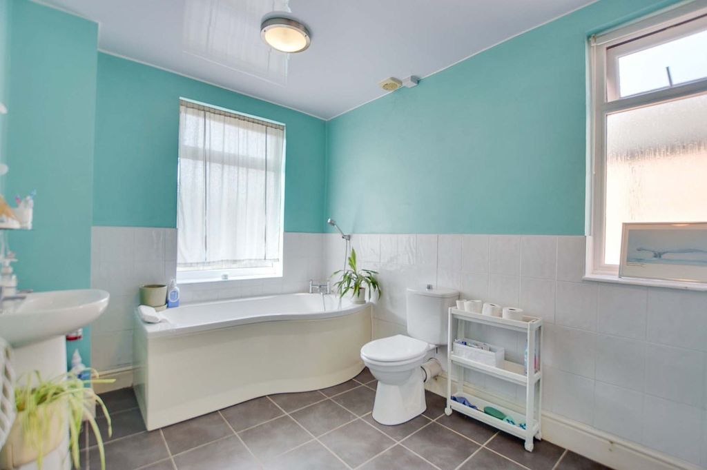 Property photo 3 of 13