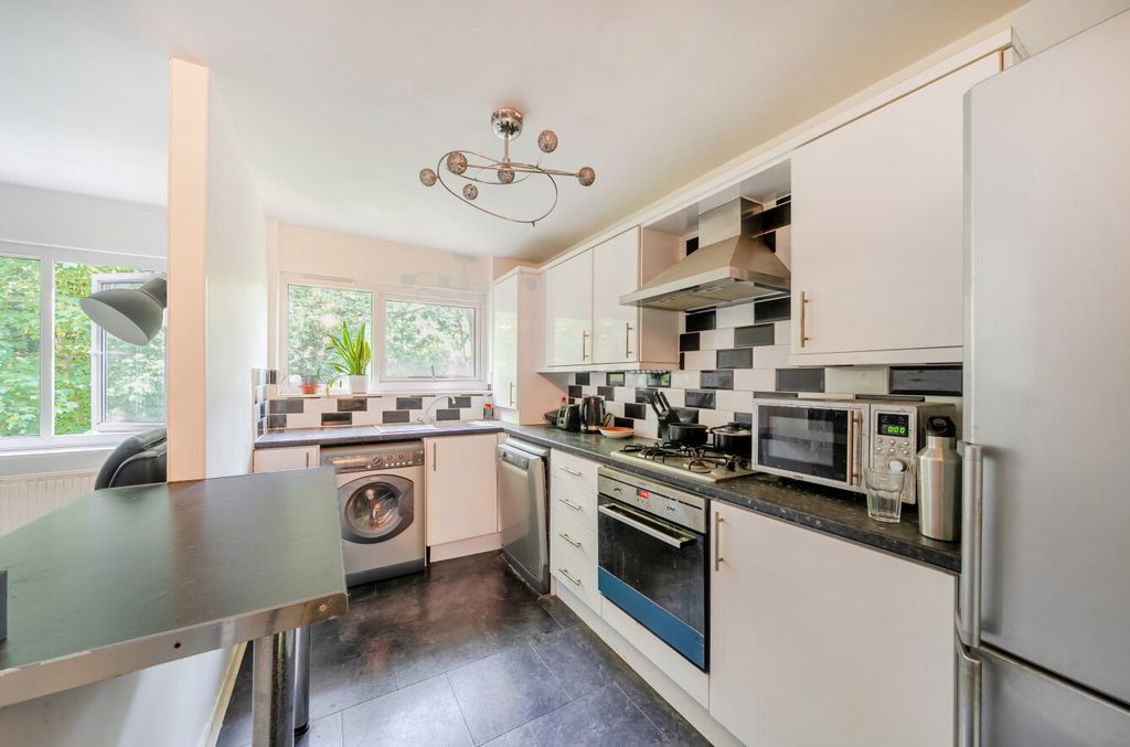 Property photo 2 of 8 1456288-10-69Ff1E...