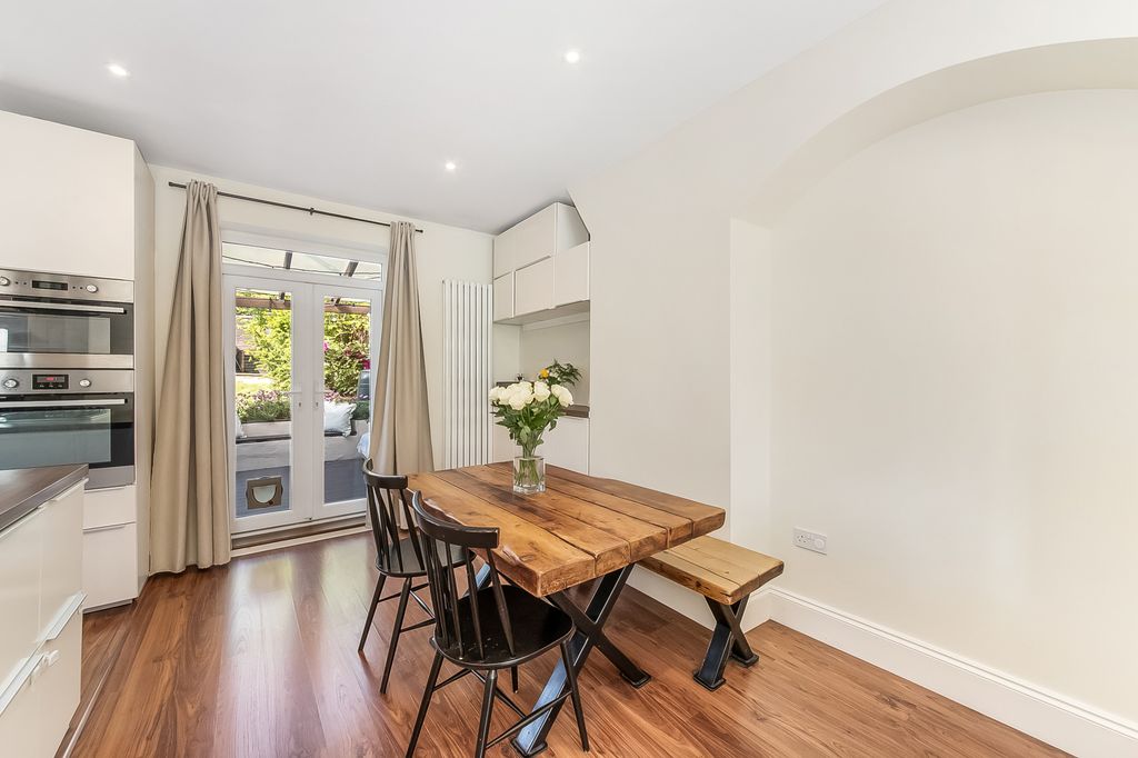 Property photo 3 of 18