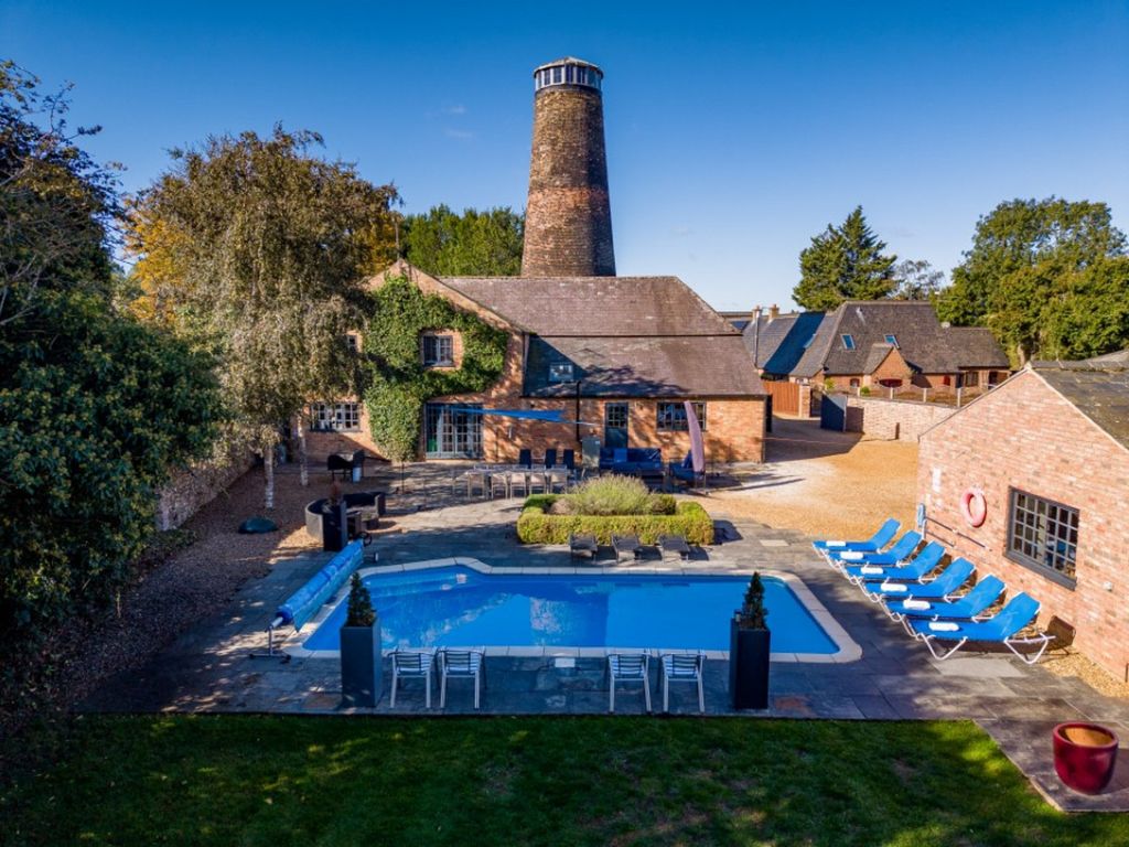 Property photo 1 of 36