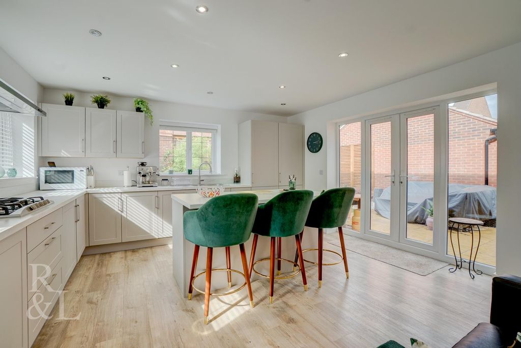 Property photo 3 of 26 Batched (8).Jpg