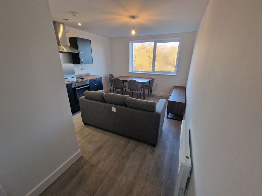 Property photo 3 of 8