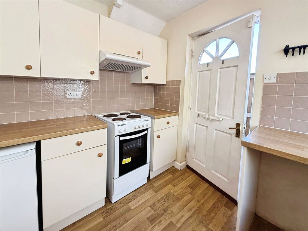 Property photo 3 of 14 Kitchen