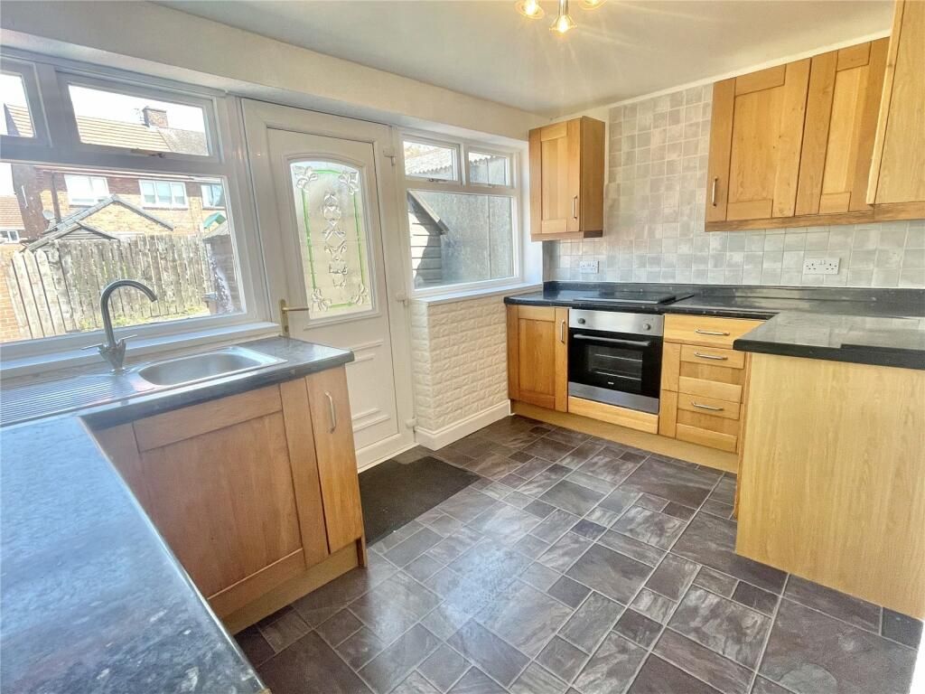 Property photo 2 of 15 Kitchen