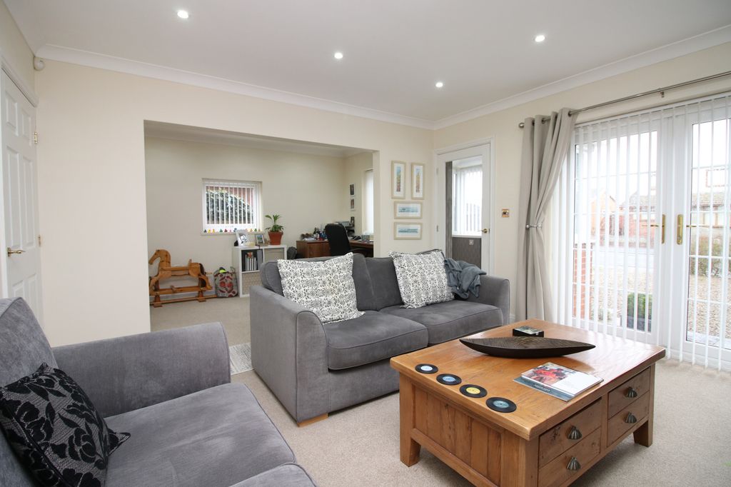 Additional image 4 of 2 bed bungalow for saleUllswater Avenue, Fleetwood FY7