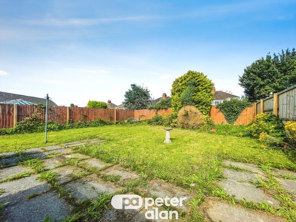 Property photo 2 of 21 Garden