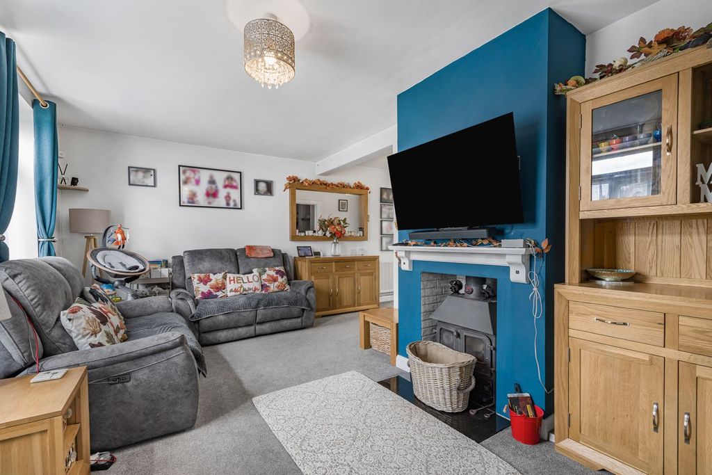 Property photo 3 of 17