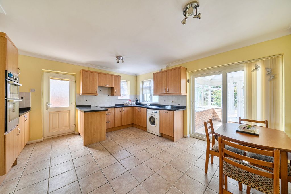 Property photo 3 of 16