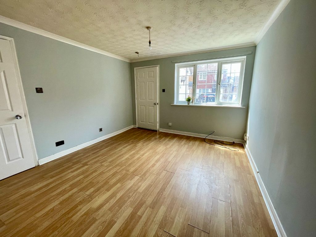 Property photo 2 of 7 4041342