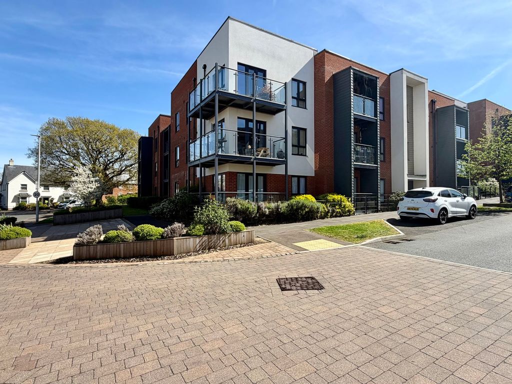 Property photo 1 of 21