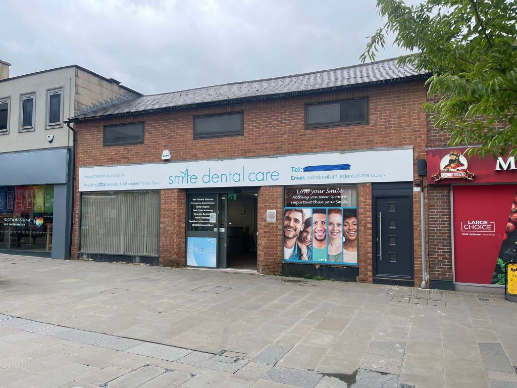 Property photo 1 of 5 Flat 1, 49-51 Regent Street, Swindon, Sn1 1Js