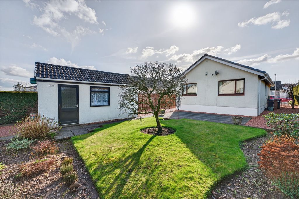 Property photo 2 of 34