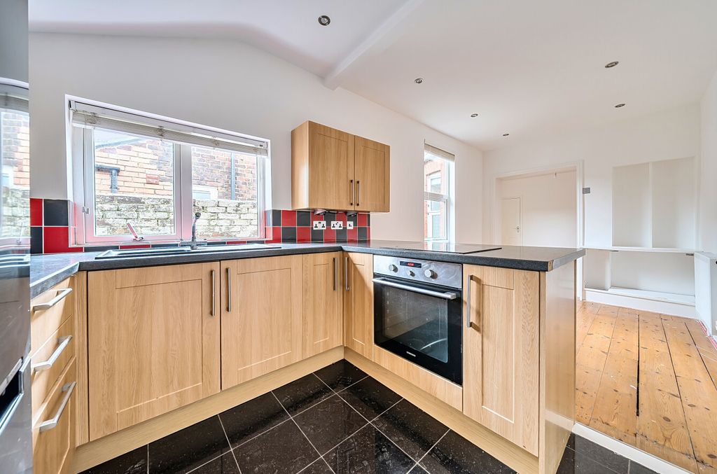 Property photo 2 of 16 1376380-3-6911c88...