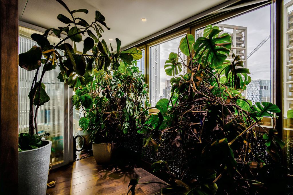 Additional image 17 of 2 bed flat to rentTower Building, 1 St Georges Wharf, London SW8