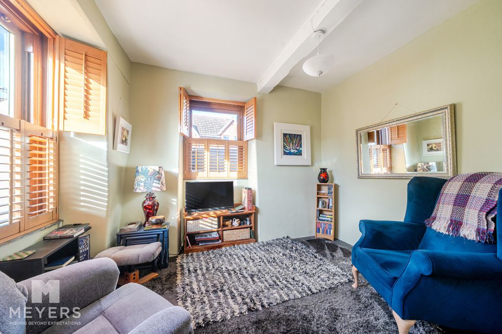 Property photo 3 of 19