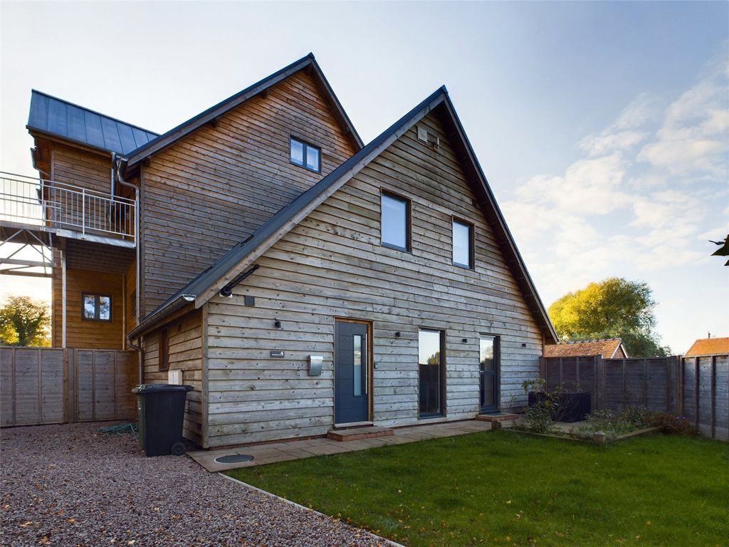 Property photo 1 of 31 Picture No. 01