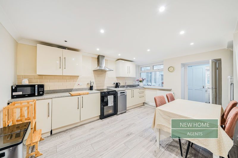 Property photo 2 of 19 Photo 12