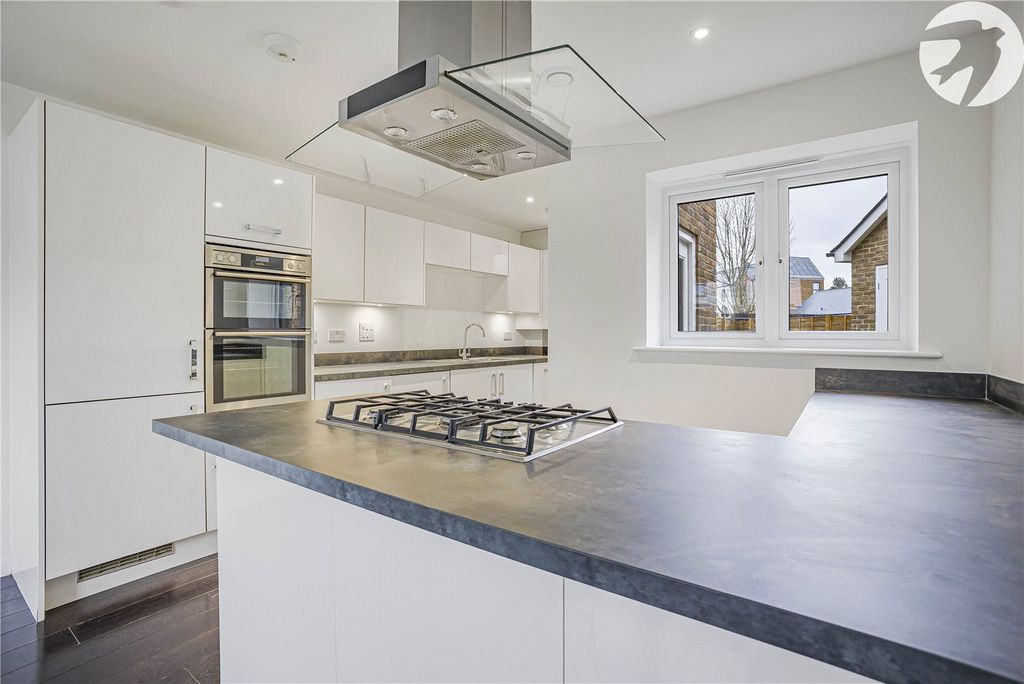 Property photo 3 of 26 Kitchen/Dining