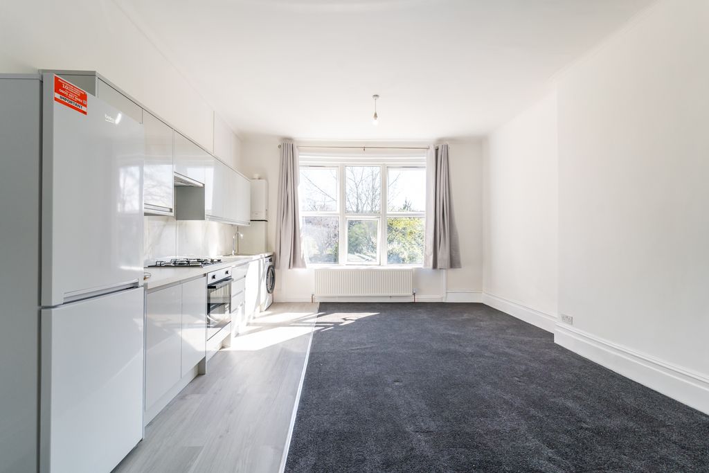 Property photo 2 of 11 Mba08987