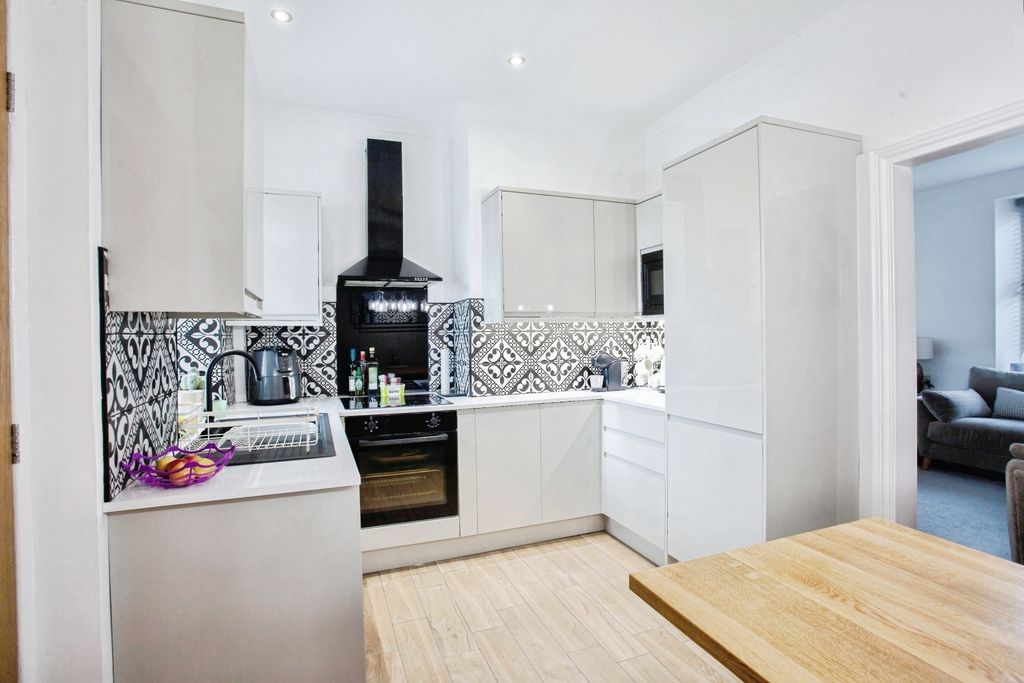 Property photo 2 of 15 Pbox-Img.Jpg