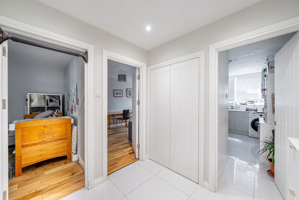 Property photo 2 of 19 10-6A3E90624039F-...