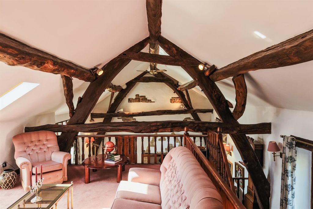 Property photo 2 of 54 Snug