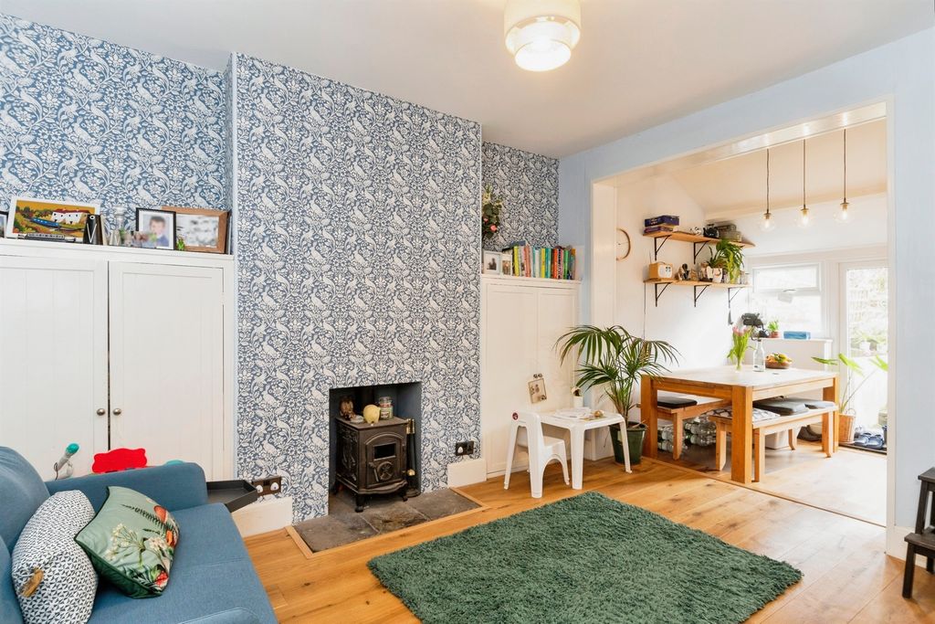 Property photo 2 of 17