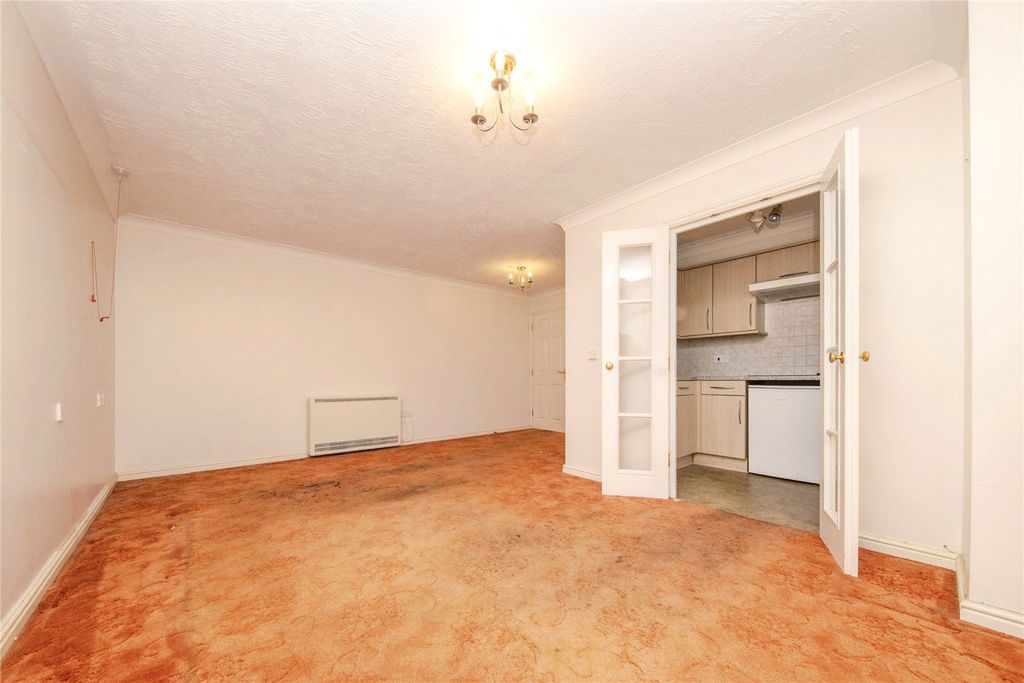 Property photo 2 of 9 Lounge