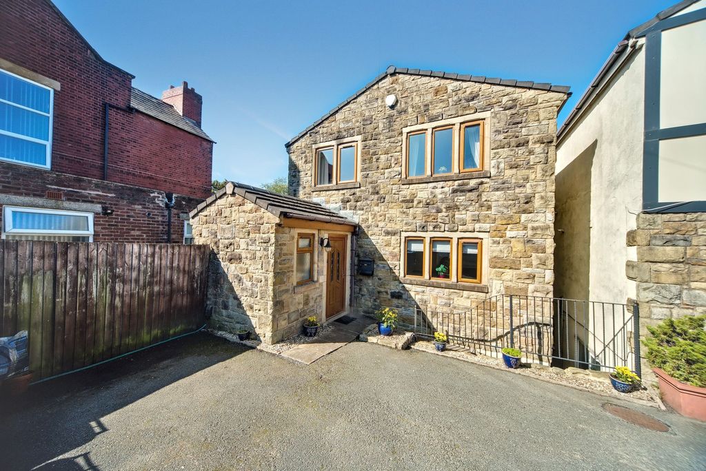 Property photo 1 of 31