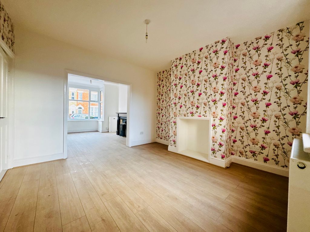 Property photo 3 of 11 Image