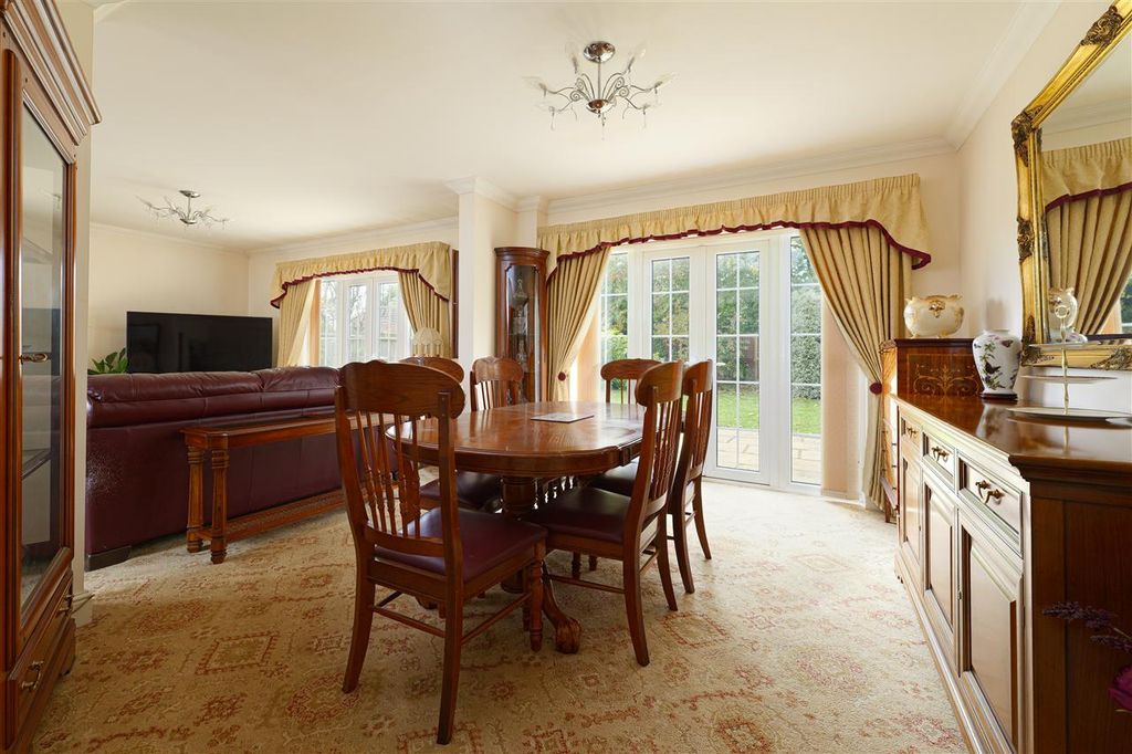 Property photo 3 of 32