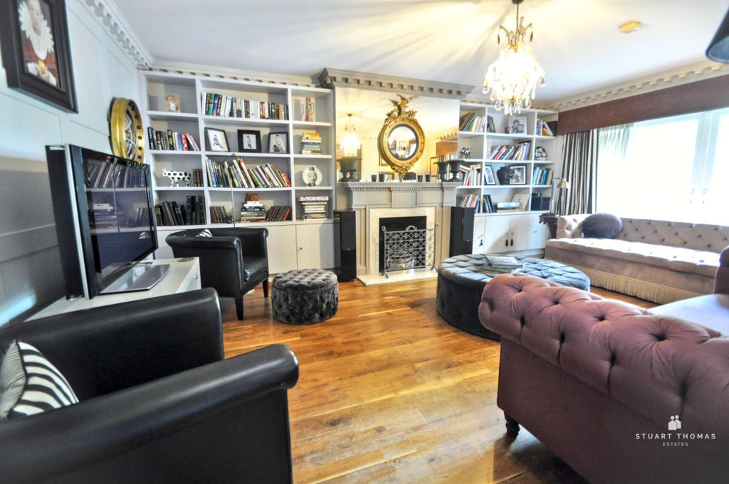 Property photo 3 of 46