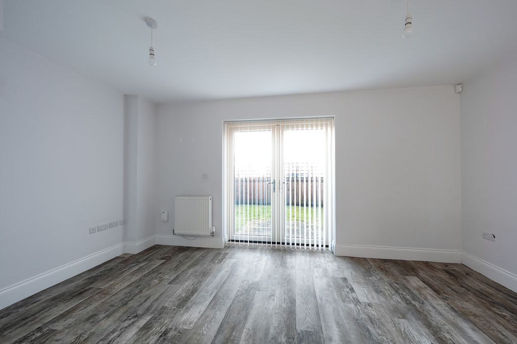 Property photo 3 of 16 4725733