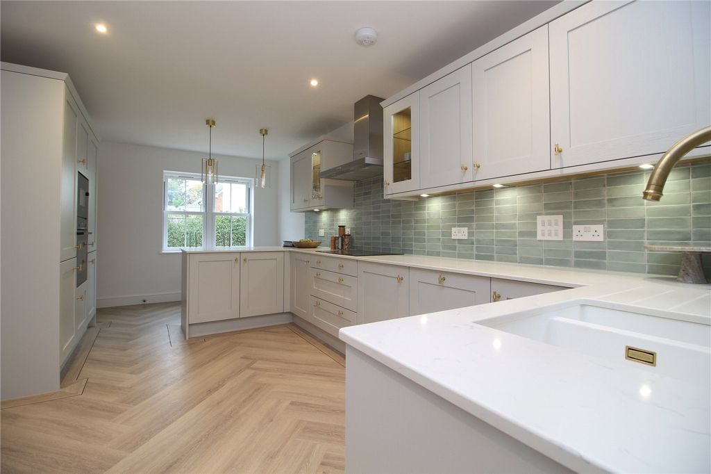 Property photo 2 of 19 Picture No. 03