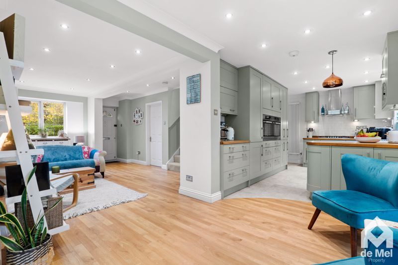 Property photo 2 of 16 Photo 13