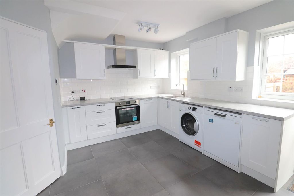 Property photo 3 of 10 Kitchen 1.Jpg