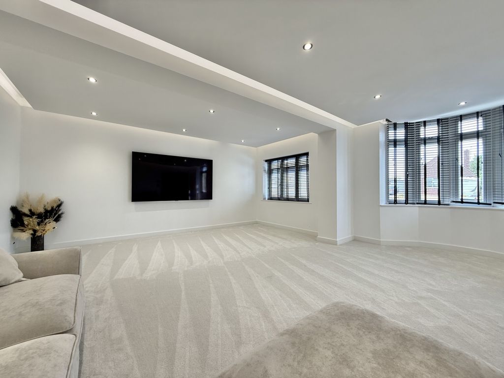 Property photo 2 of 45 Photo 19