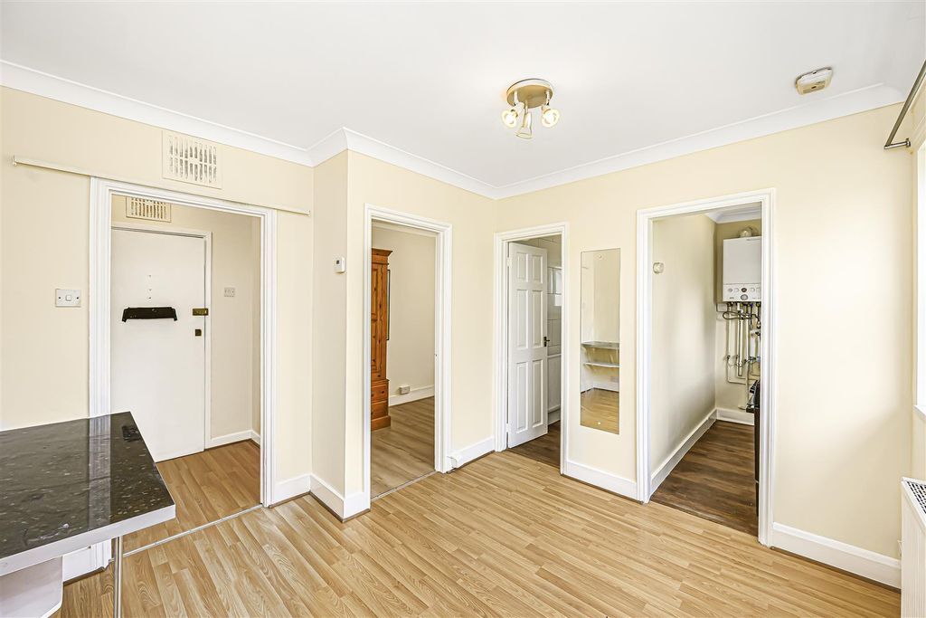 Property photo 2 of 11 14, 1 Forest Lea, Holly Road-2.Jpg