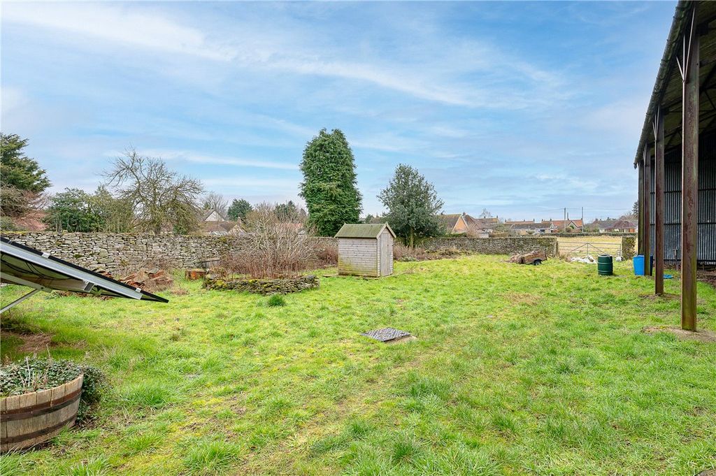 Property photo 3 of 29 Picture No. 28