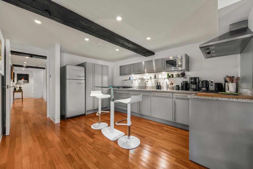 Property photo 2 of 12 Image