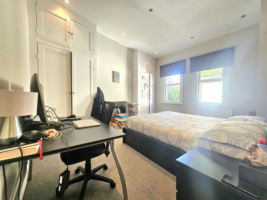 Property photo 3 of 18